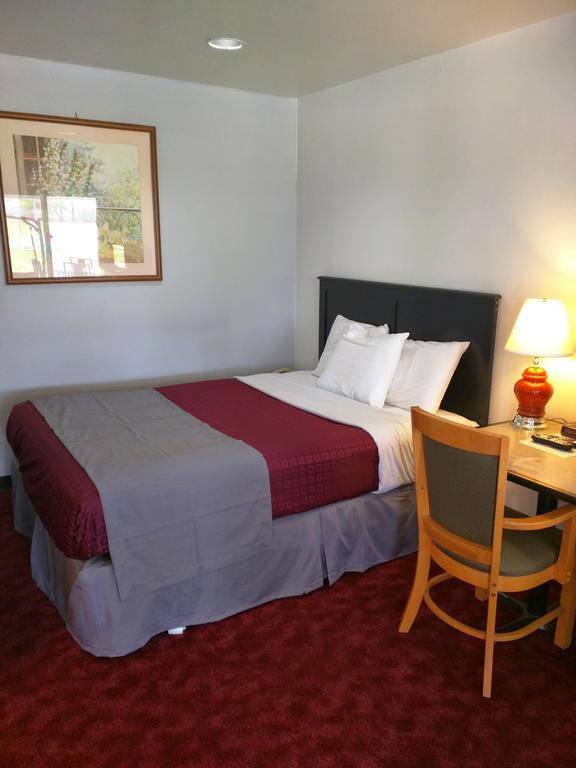 Skyview Motel - Prairie Du Sac Room photo